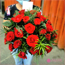 Lovely Red - JULCOR FLOWERSHOP